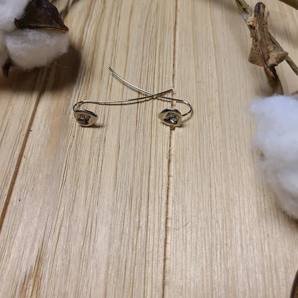 Super Cute Calily Earrings in SILVER plating - Picture 3 of 9